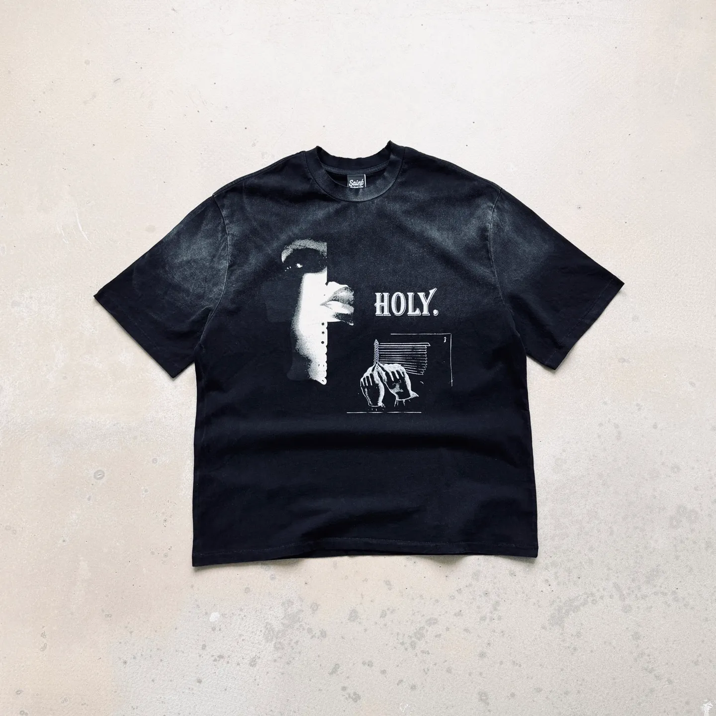 P138 # CTS-104 Bieber's same style "HOLY PRAY FOR ME" limited edition. 260g heavyweight pure cotton fabric after washing. Retro single-stitch heaven and earth stitch craftsmanship. Hand-painted + sandblasted and washed with water + hand-cut ribs. Size: S M L XL Customized 260g gram weight 100% cotton special washed fabric that is consistent with the original. With the blessing of imitation sun-drying, heavy sandblasting and fading + edge grinding + Assute fermentation and washing, the cotton feel on the surface of the fabric is well presented. Both the texture and feel are ceiling level. After the ready-made garments undergo a series of heavy washing and distressing processes, the retro and high-end sense of the entire garment is directly to the top. The garment making process of the entire garment adopts Saint The most common and complex single-needle sewing process (commonly known as single-thread heaven and earth stitch) among vintage vintage brands such as Michael